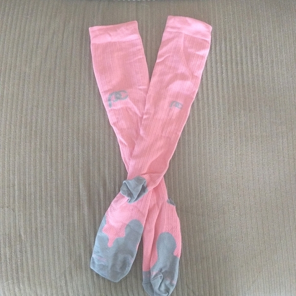 Pink compression socks - Picture 1 of 2